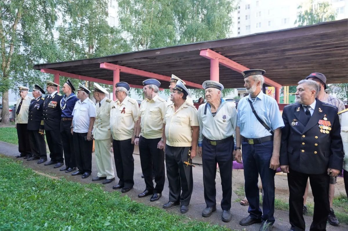 В Великом Новгороде отметили День Военно-Морского Флота В Великом Новгороде отметили День Военно-Морского Флота
