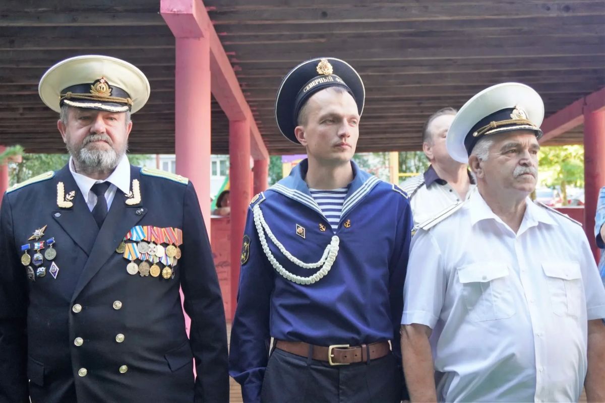 В Великом Новгороде отметили День Военно-Морского Флота В Великом Новгороде отметили День Военно-Морского Флота