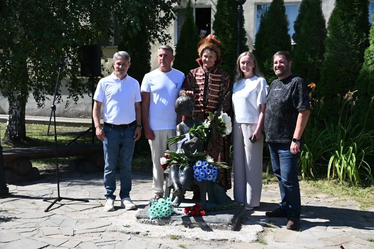 75 лет исполнилось со дня находки первой берестяной грамоты 75 лет исполнилось со дня находки первой берестяной грамоты