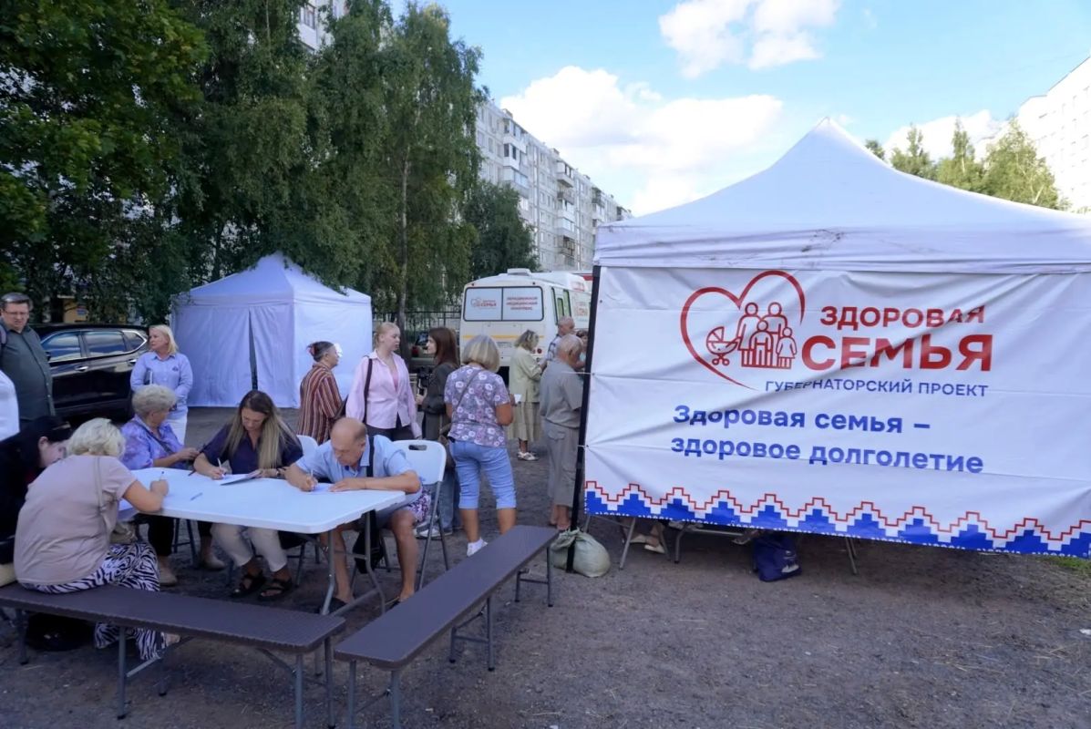 Александр Розбаум: Уважаемые Новгородцы!. Сегодня вечером перед встречей с жителями вместе с депутатом Новгородской областной Думы Ларисой Борисовной Сергухиной посетили площадку Губернаторского проекта «Здоровая семья»... Александр Розбаум: Уважаемые Новгородцы!. Сегодня вечером перед встречей с жителями вместе с депутатом Новгородской областной Думы Ларисой Борисовной Сергухиной посетили площадку Губернаторского проекта «Здоровая семья»...
