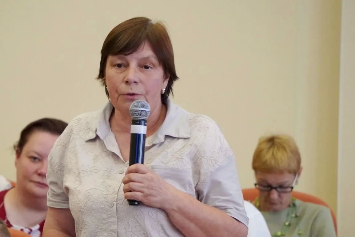 Александр Розбаум: Уважаемые Новгородцы!. Сегодня вечером в гимназии «Исток» вместе с первым заместителем губернатора Новгородской области Евгением Владимировичем Богдановым и другими коллегами в рамках Губернаторского... Александр Розбаум: Уважаемые Новгородцы!. Сегодня вечером в гимназии «Исток» вместе с первым заместителем губернатора Новгородской области Евгением Владимировичем Богдановым и другими коллегами в рамках Губернаторского...