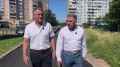 Александр Розбаум: Уважаемые Новгородцы!. Сегодня вместе с депутатом Новгородской областной думы Николаем Степановичем Верига проверили качество выполненных работ по ремонту проезда на улице Псковской
