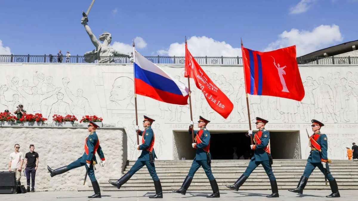 Новгородцы стали участниками полуфинала конкурса «Быть, а не казаться» в Волгограде Новгородцы стали участниками полуфинала конкурса «Быть, а не казаться» в Волгограде