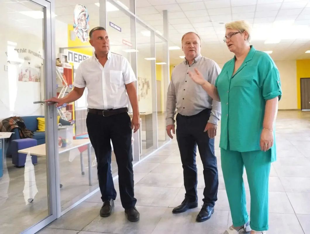 Александр Розбаум проверил готовность городских школ к новому учебному году Александр Розбаум проверил готовность городских школ к новому учебному году
