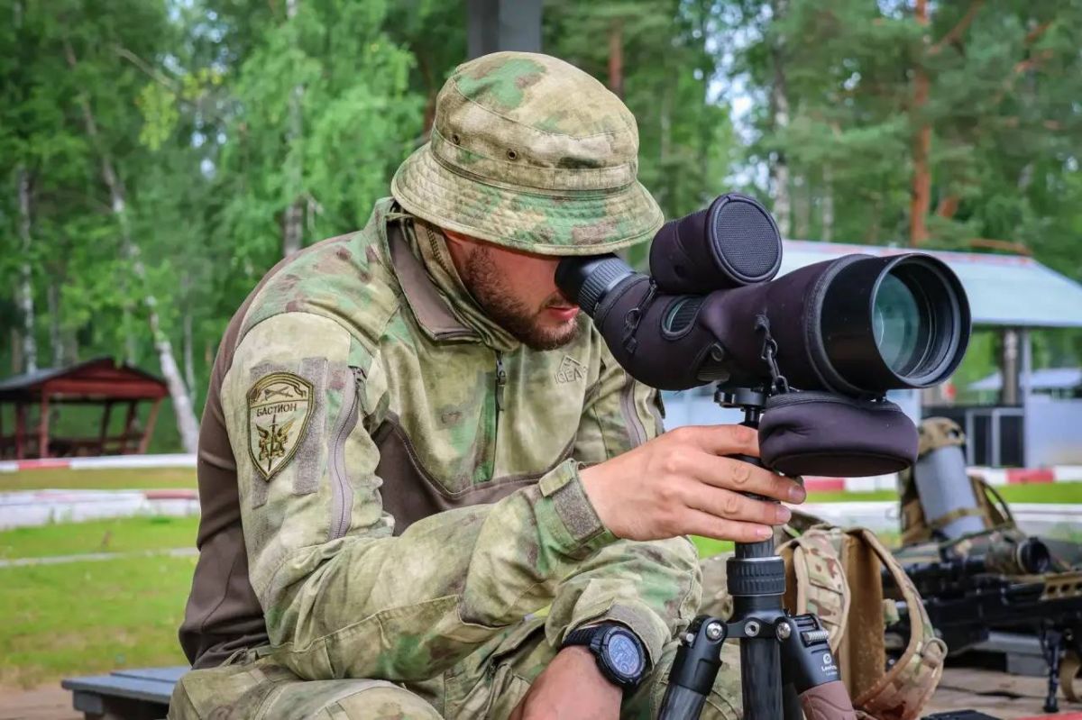 Росгвардейцы из 10 регионов страны соревновались в снайперской стрельбе под Петербургом Росгвардейцы из 10 регионов страны соревновались в снайперской стрельбе под Петербургом