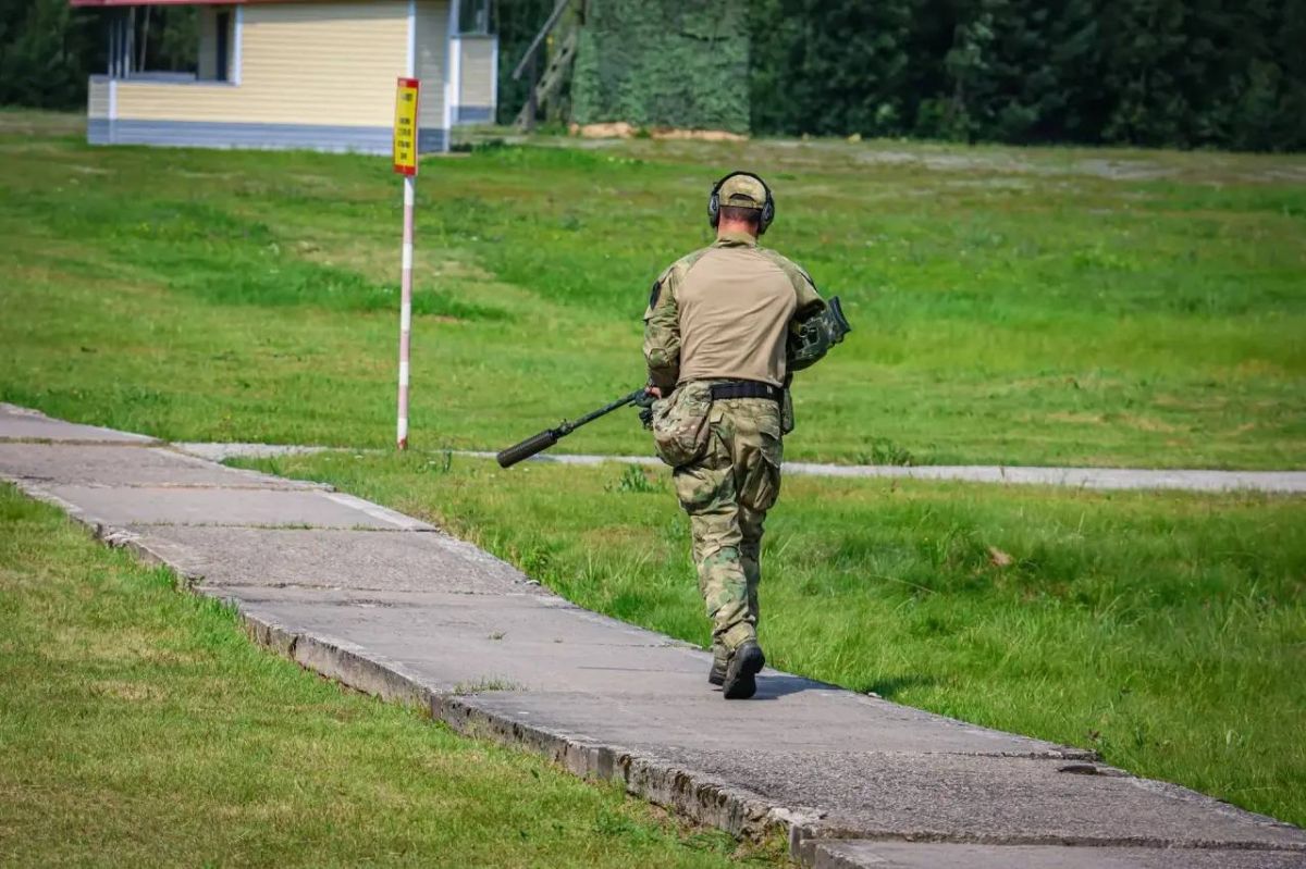 Росгвардейцы из 10 регионов страны соревновались в снайперской стрельбе под Петербургом Росгвардейцы из 10 регионов страны соревновались в снайперской стрельбе под Петербургом