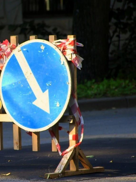 В Великом Новгороде ограничат движение на двух дорогах рядом с драмтеатром