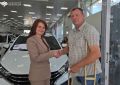 Соцфонд выдал новые автомобили пострадавшим на производстве жителям Новгородской области