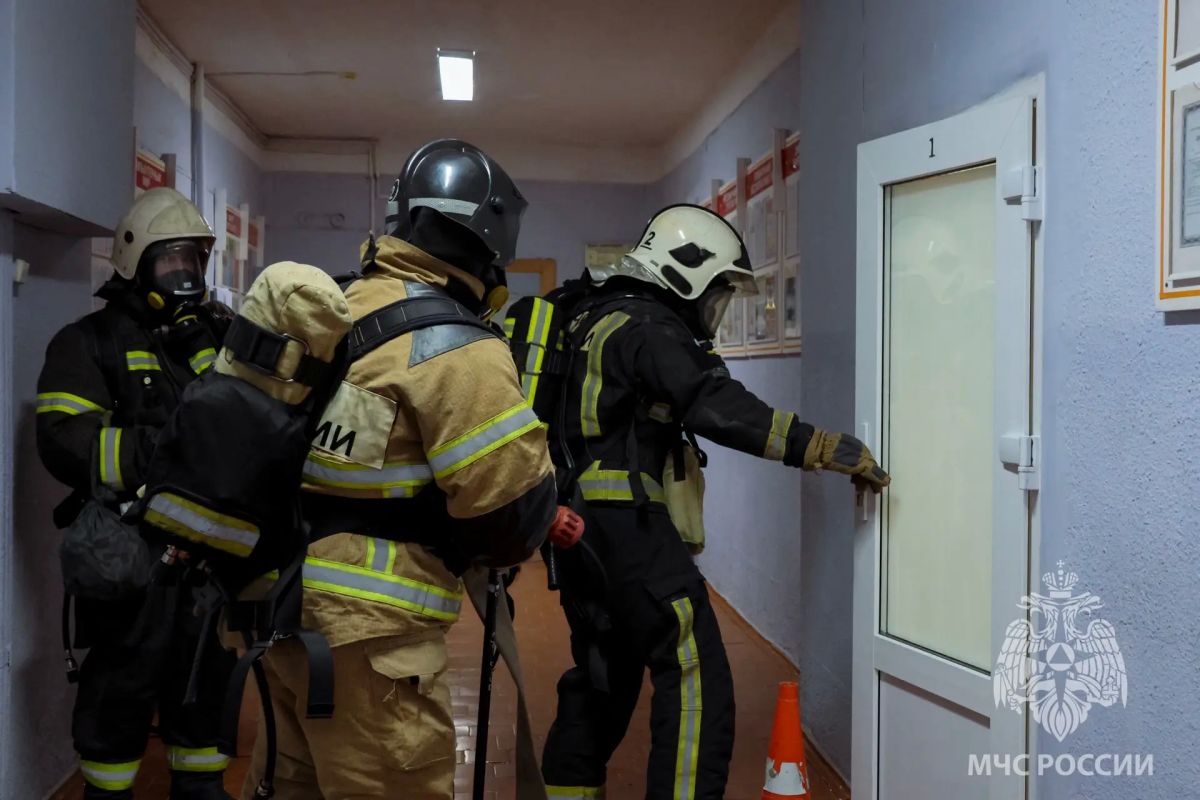 Новгородские спасатели приняли участие во Всероссийских антитеррористических учениях Новгородские спасатели приняли участие во Всероссийских антитеррористических учениях