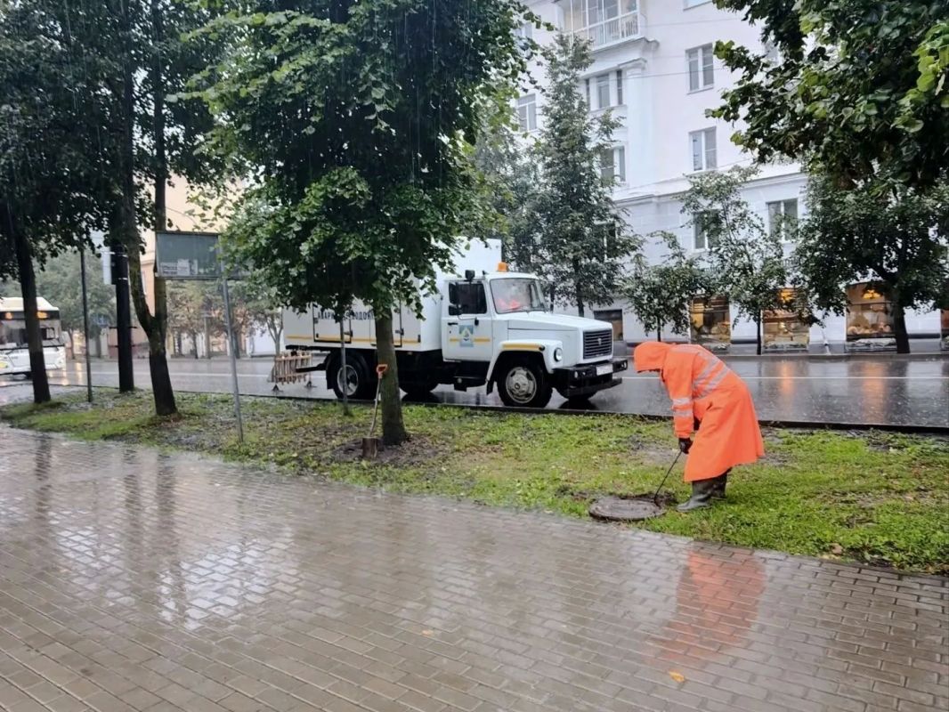 Сегодня ночью на территории Великого Новгорода выпало более 80% осадков от месячной нормы Сегодня ночью на территории Великого Новгорода выпало более 80% осадков от месячной нормы