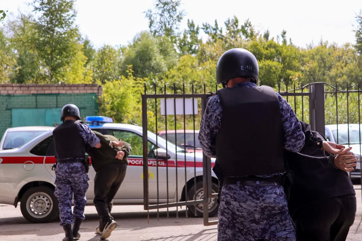 Новгородские спасатели приняли участие во Всероссийских антитеррористических учениях Новгородские спасатели приняли участие во Всероссийских антитеррористических учениях