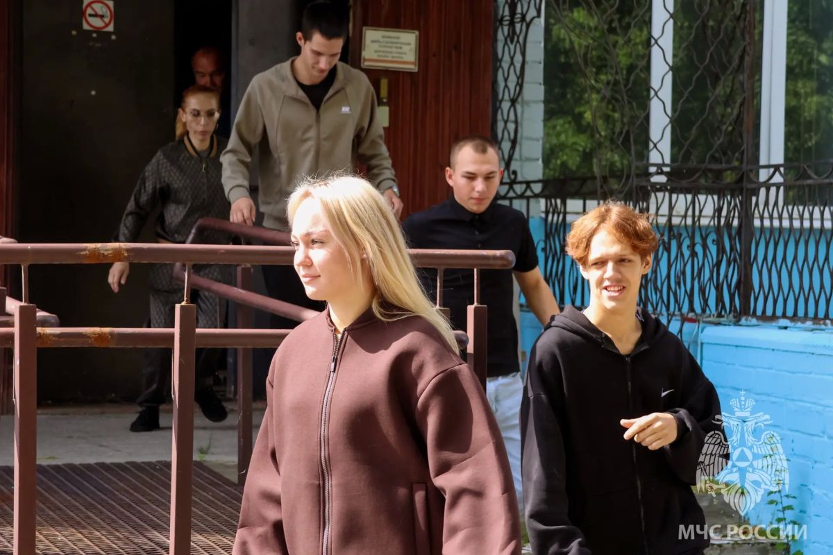 Новгородские спасатели приняли участие во Всероссийских антитеррористических учениях Новгородские спасатели приняли участие во Всероссийских антитеррористических учениях
