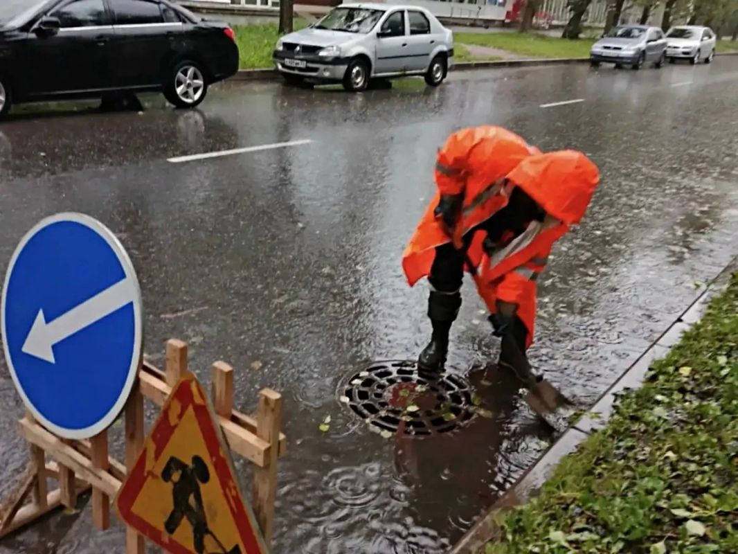 За ночь в Великом Новгороде выпало более 80% месячной нормы осадков За ночь в Великом Новгороде выпало более 80% месячной нормы осадков