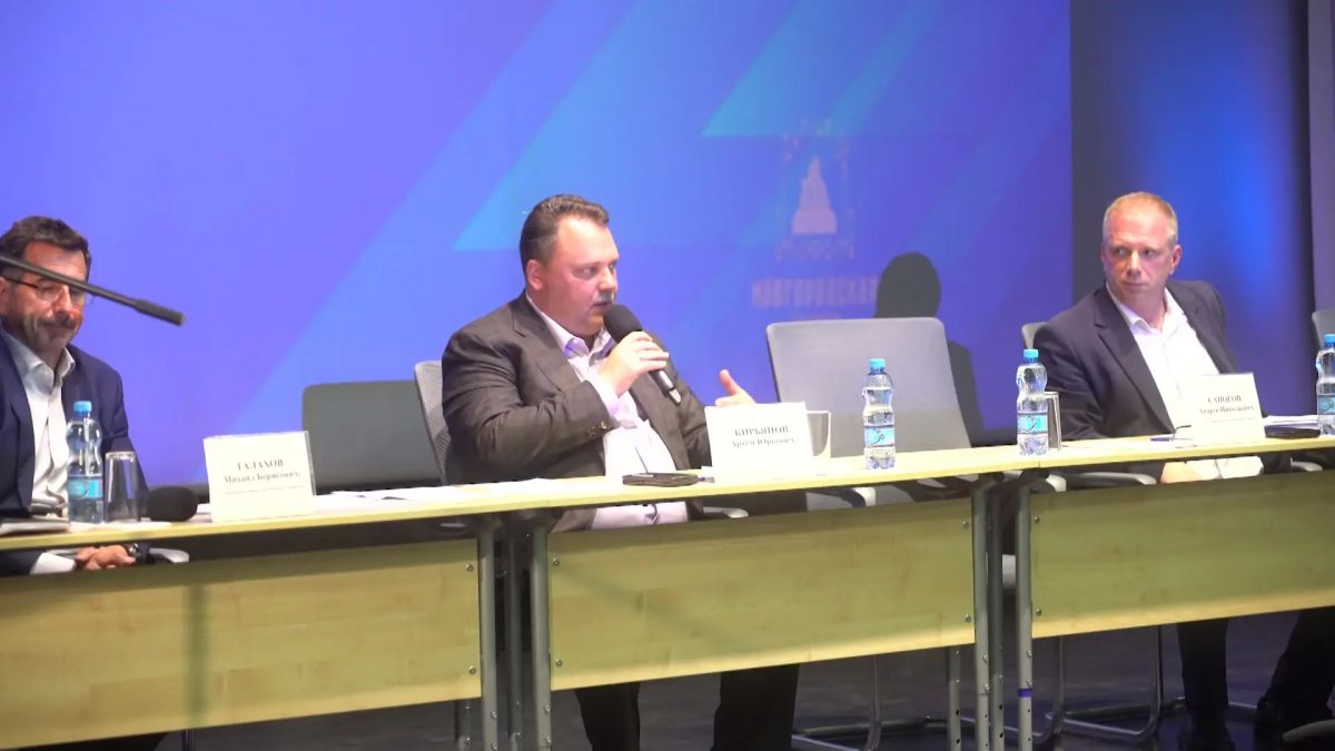 Депутат Госдумы Артём Кирьянов ответил на вопросы жителей посёлка Демянск