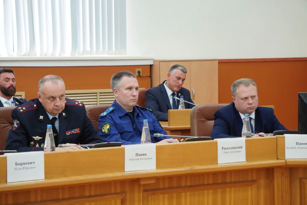 Александр Розбаум: В Великом Новгороде прошло выездное заседание Правительства Новгородской области Александр Розбаум: В Великом Новгороде прошло выездное заседание Правительства Новгородской области
