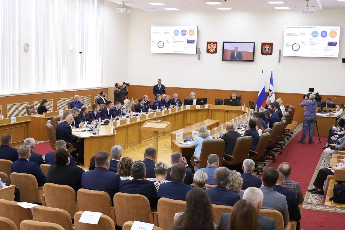 Александр Розбаум: В Великом Новгороде прошло выездное заседание Правительства Новгородской области Александр Розбаум: В Великом Новгороде прошло выездное заседание Правительства Новгородской области
