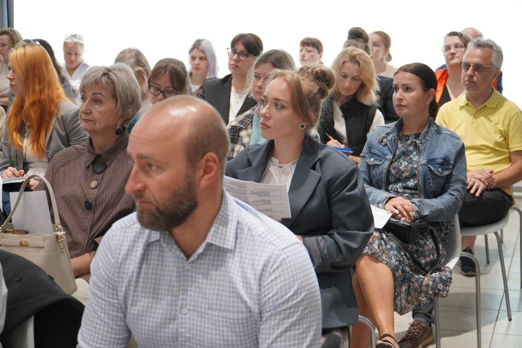 В новгородском минобразования поделились опытом работы с символами государства В новгородском минобразования поделились опытом работы с символами государства