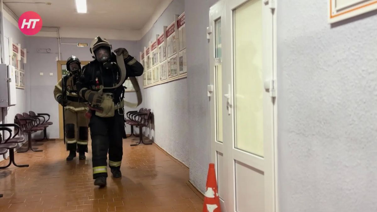 В Новгородском дорожно-транспортном техникуме прошли антитеррористические учения В Новгородском дорожно-транспортном техникуме прошли антитеррористические учения