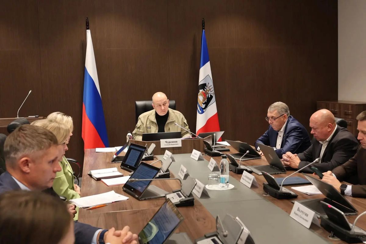 Накануне заключительного заседания Новгородской областной Думы седьмого созыва парламентские комитеты прорабатывают законопроекты, включённые в повестку дня Накануне заключительного заседания Новгородской областной Думы седьмого созыва парламентские комитеты прорабатывают законопроекты, включённые в повестку дня