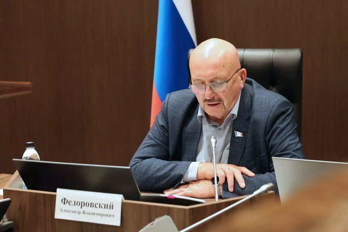 Накануне заключительного заседания Новгородской областной Думы седьмого созыва парламентские комитеты прорабатывают законопроекты, включённые в повестку дня Накануне заключительного заседания Новгородской областной Думы седьмого созыва парламентские комитеты прорабатывают законопроекты, включённые в повестку дня