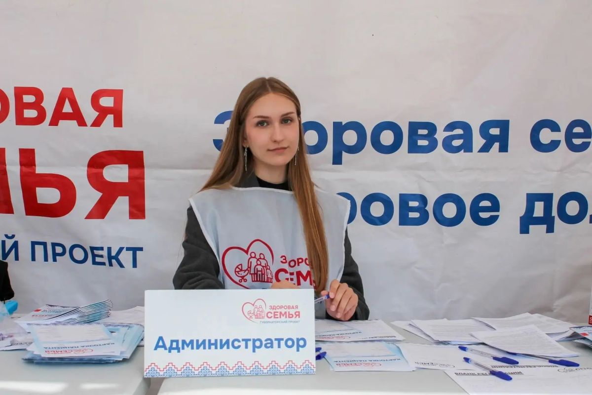 Лучшие врачи губернаторского проекта «Здоровая семья» посетили Любытинский округ Лучшие врачи губернаторского проекта «Здоровая семья» посетили Любытинский округ