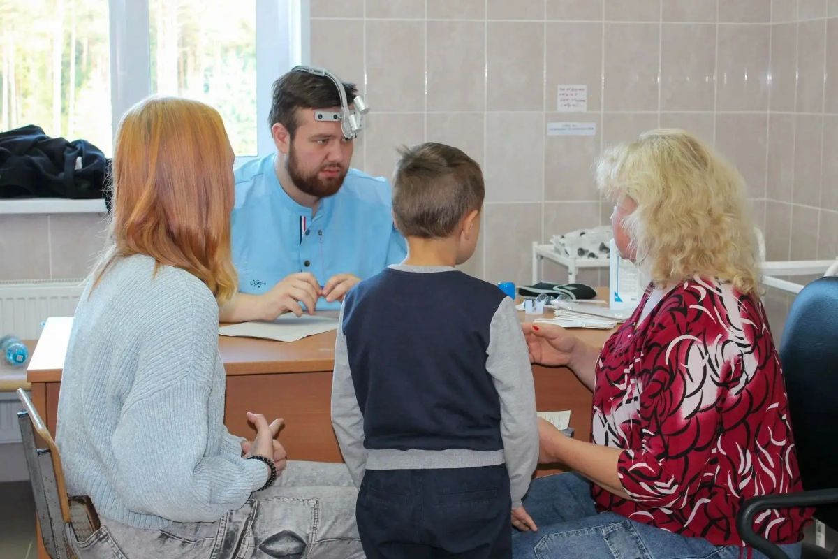 Лучшие врачи губернаторского проекта «Здоровая семья» посетили Любытинский округ Лучшие врачи губернаторского проекта «Здоровая семья» посетили Любытинский округ