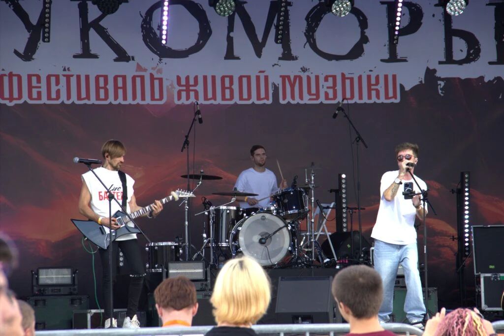 Фоторепортаж: новгородский музыкальный фестиваль «Звукоморье» Фоторепортаж: новгородский музыкальный фестиваль «Звукоморье»