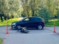 В Новгородской области за сутки в ДТП погиб пешеход и пострадал электровелосипедист