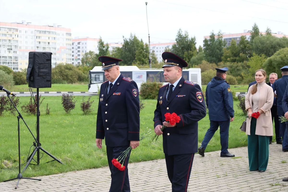 Руководство новгородской полиции приняло участие в торжествах, посвящённых 224-летию со дня образования Минюста РФ Руководство новгородской полиции приняло участие в торжествах, посвящённых 224-летию со дня образования Минюста РФ