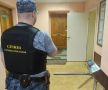 Осиновый кол пыталась пронести женщина к судебным приставам в Великом Новгороде