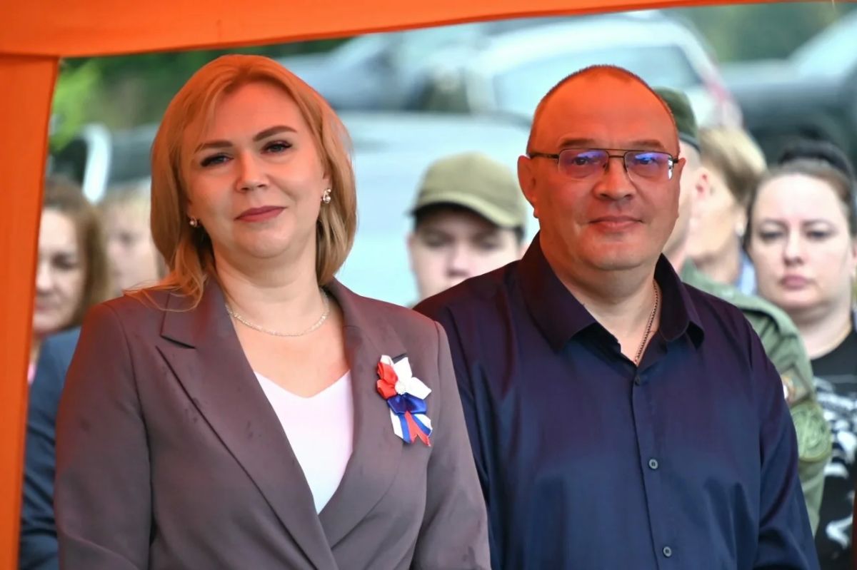 В деревне Подберезье Новгородского округа сегодня торжественно открыли мемориал в честь защитников России — от героев Великой Отечественной до бойцов СВО В деревне Подберезье Новгородского округа сегодня торжественно открыли мемориал в честь защитников России — от героев Великой Отечественной до бойцов СВО