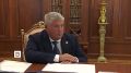 "Пометьте себе, надо взять на контроль": Владимир Путин поручил губернатору Новгородской области Александру Дронову взять на контроль ремонт школ в регионе