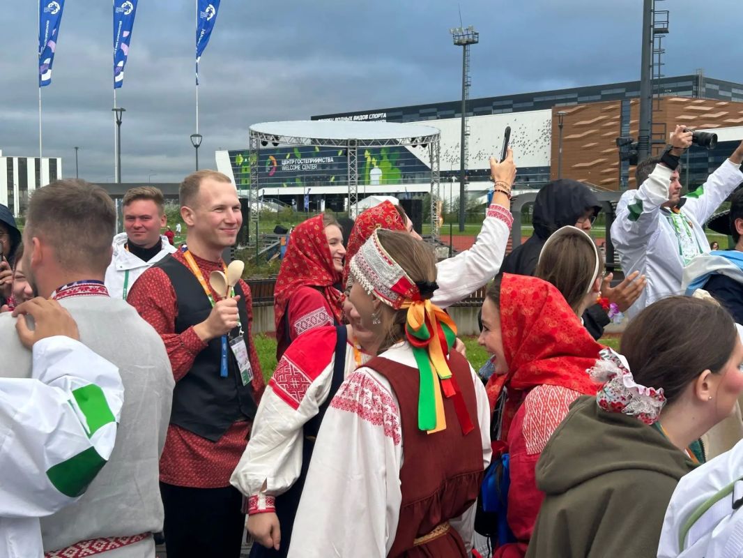 В одном ритме с молодёжью всего мира! В одном ритме с молодёжью всего мира!
