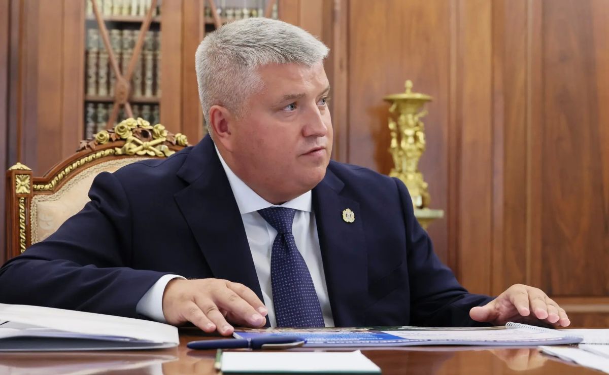 Александр Розбаум: Уважаемые Новгородцы!. Сегодня наш Президент Владимир Владимирович Путин встретился с Губернатором области Александром Валентиновичем Дроновым Александр Розбаум: Уважаемые Новгородцы!. Сегодня наш Президент Владимир Владимирович Путин встретился с Губернатором области Александром Валентиновичем Дроновым