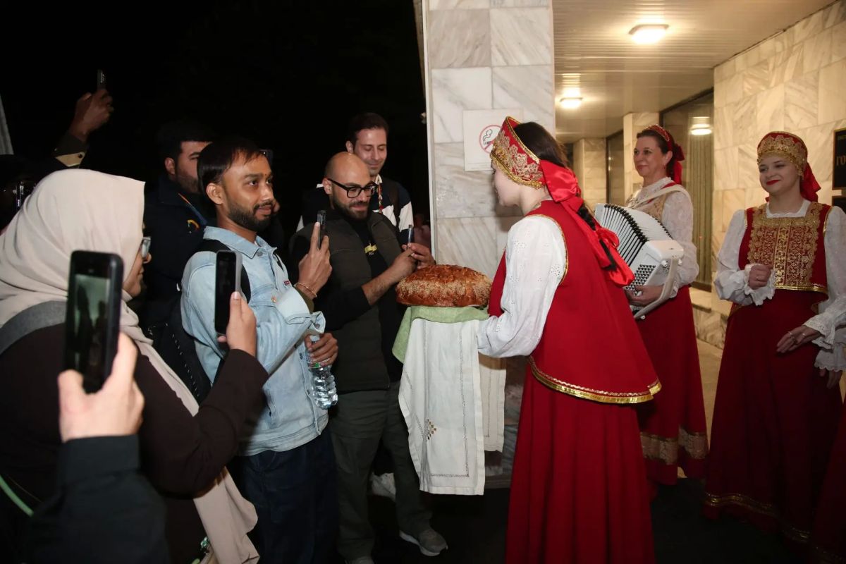 Новгородская область встретила участников региональной программы Международного фестиваля молодёжи! Новгородская область встретила участников региональной программы Международного фестиваля молодёжи!