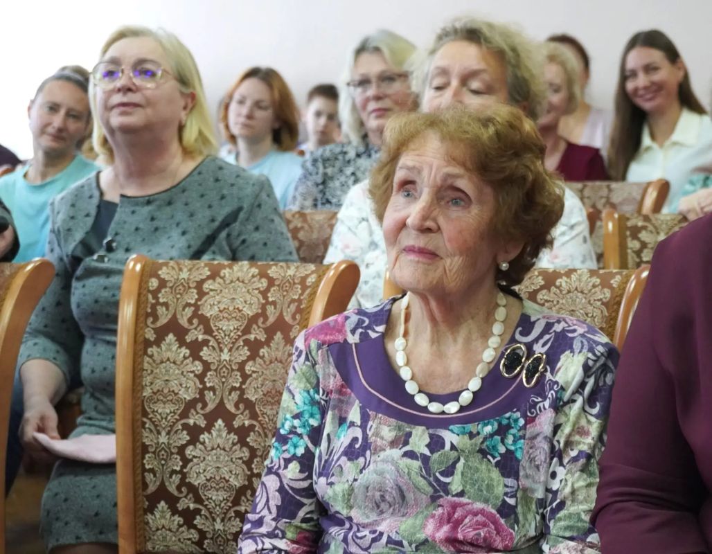 Александр Розбаум: Уважаемые Новгородцы!. . Сегодня 30 лет со дня образования муниципального бюджетного учреждения дополнительного образования «Новгородская городская детская музыкальная школа имени П.И. Чайковского» —... Александр Розбаум: Уважаемые Новгородцы!. . Сегодня 30 лет со дня образования муниципального бюджетного учреждения дополнительного образования «Новгородская городская детская музыкальная школа имени П.И. Чайковского» —...