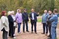 Александр Розбаум: Уважаемые Новгородцы!. . Сегодня с коллегами, в парке «Деревяницкая роща» встретились с активными жителями микрорайона и вместе с подрядчиком обсудили вопросы установки забора вокруг территории старого...