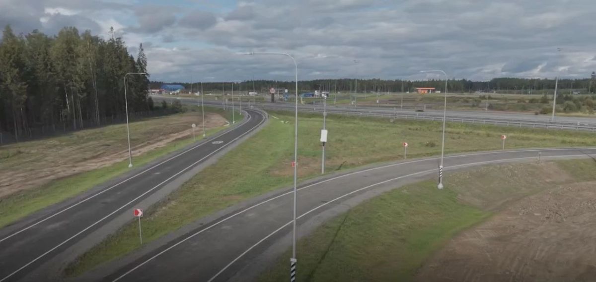 На скоростной автодороге М-11 досрочно запустили движение по новой транспортной развязке