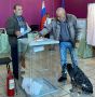 Новгородцы приходят на выборы вместе с домашними питомцами
