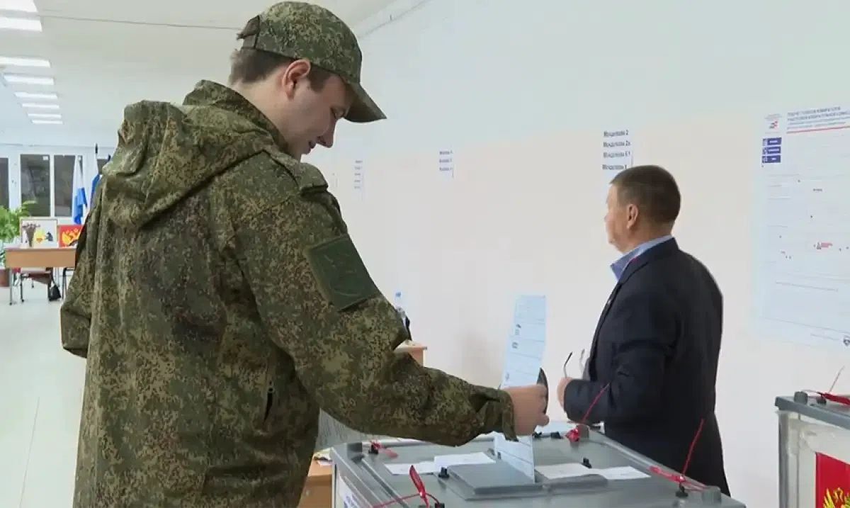 Участник СВО проголосовал на выборах в Новгородской области