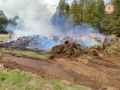 В деревне Чучемля Мошенского округа сгорели три рулона сена