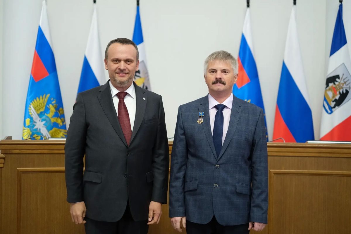 Министр транспорта РФ вручил ведомственные награды работникам дорожно-транспортной отрасли Министр транспорта РФ вручил ведомственные награды работникам дорожно-транспортной отрасли