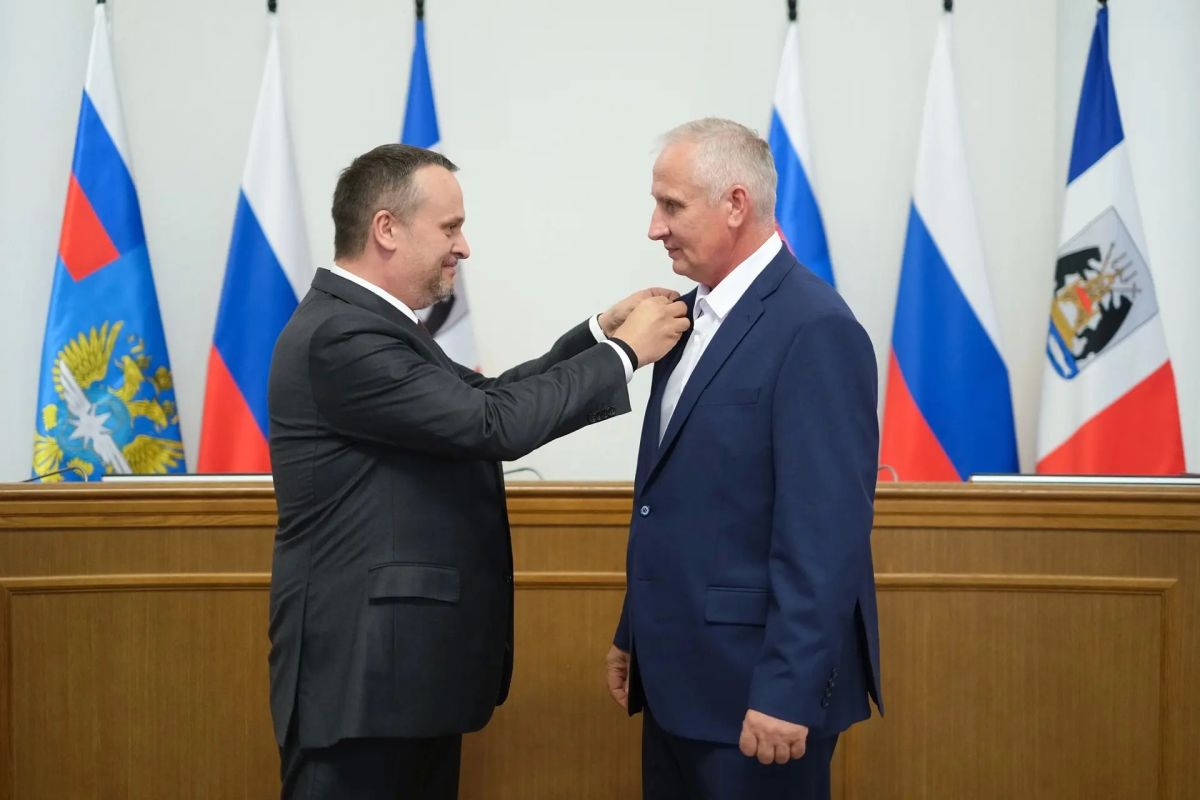 Министр транспорта РФ вручил ведомственные награды работникам дорожно-транспортной отрасли Министр транспорта РФ вручил ведомственные награды работникам дорожно-транспортной отрасли