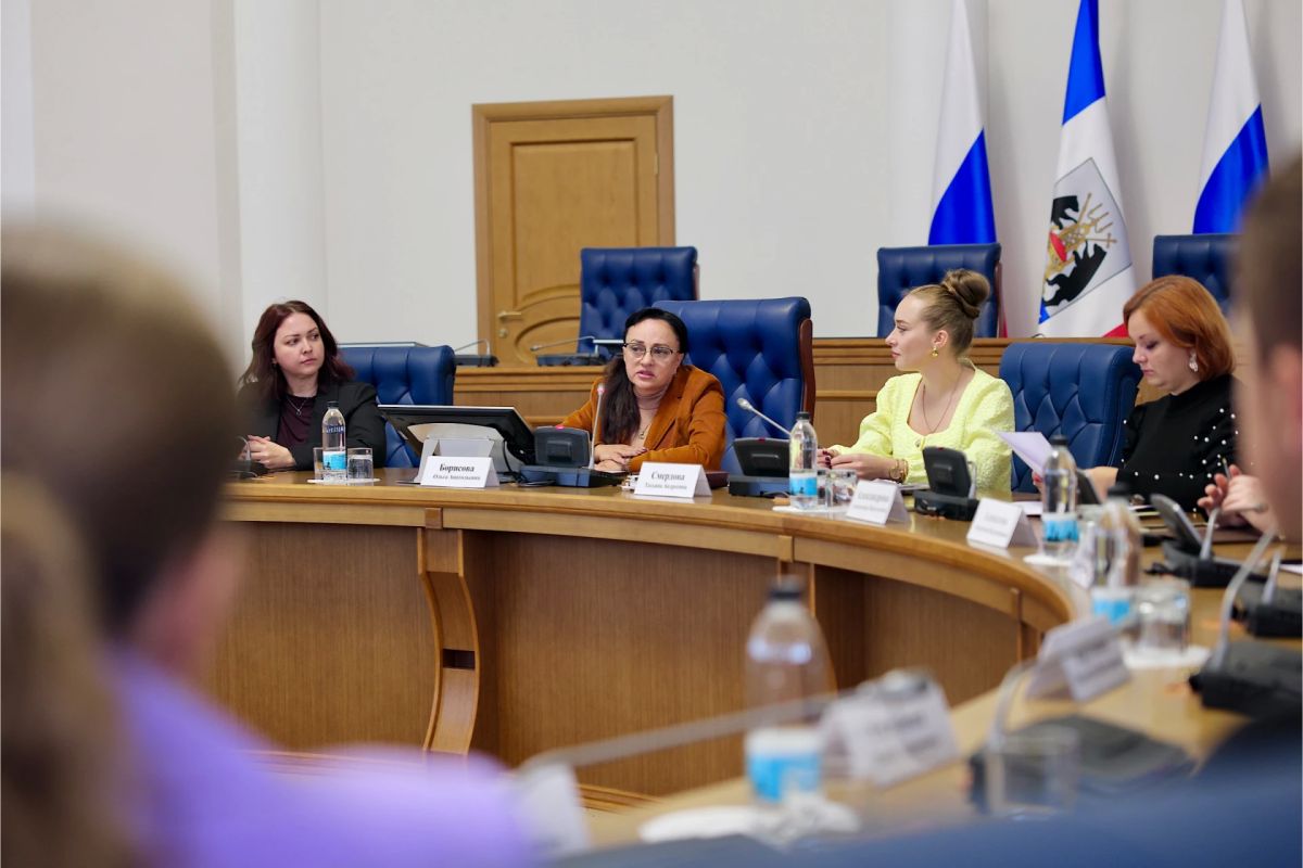 Молодёжный парламент при Новгородской областной Думе подвёл итоги пятилетней работы Молодёжный парламент при Новгородской областной Думе подвёл итоги пятилетней работы