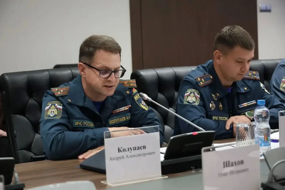 Заседание комиссии по предупреждению и ликвидации чрезвычайных ситуаций прошло сегодня в Великом Новгороде Заседание комиссии по предупреждению и ликвидации чрезвычайных ситуаций прошло сегодня в Великом Новгороде