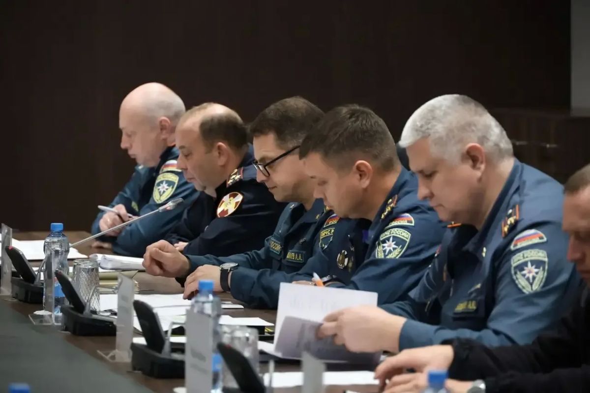Заседание комиссии по предупреждению и ликвидации чрезвычайных ситуаций прошло сегодня в Великом Новгороде Заседание комиссии по предупреждению и ликвидации чрезвычайных ситуаций прошло сегодня в Великом Новгороде