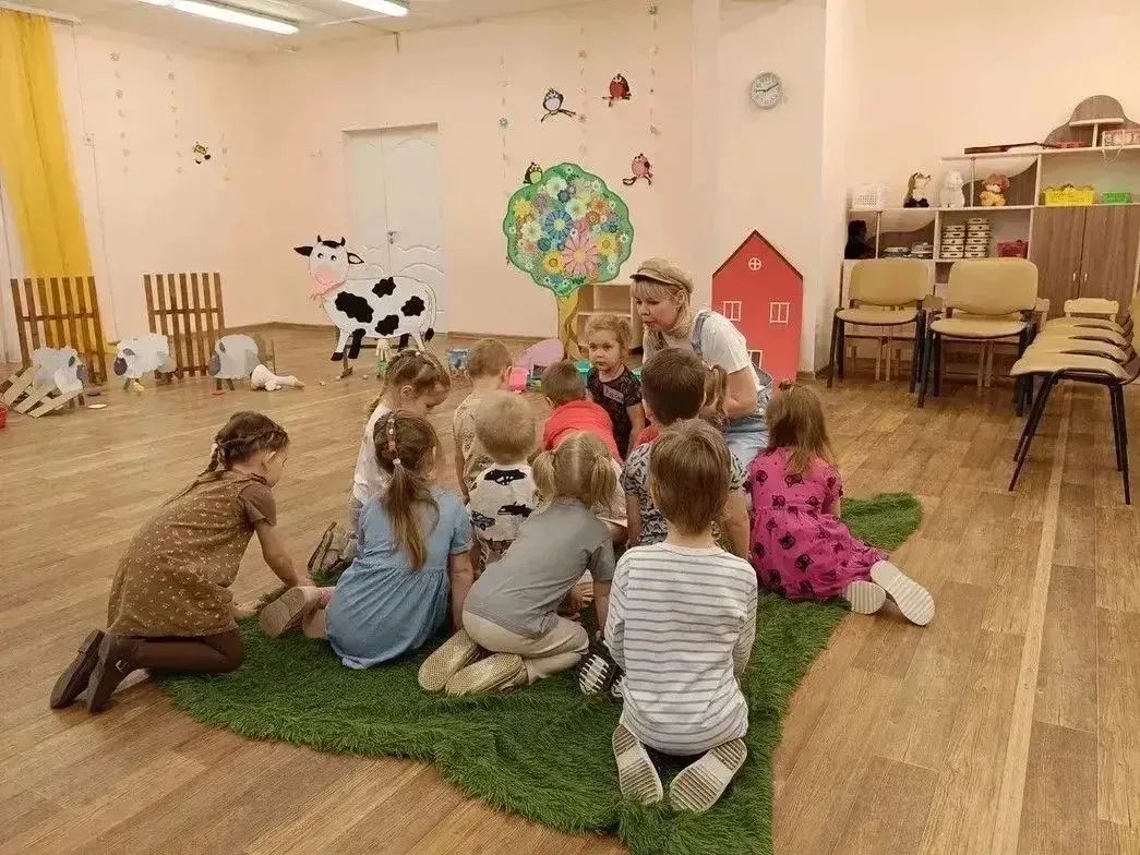 В сфере дошкольного образования Новгородской области работает 2700 специалистов