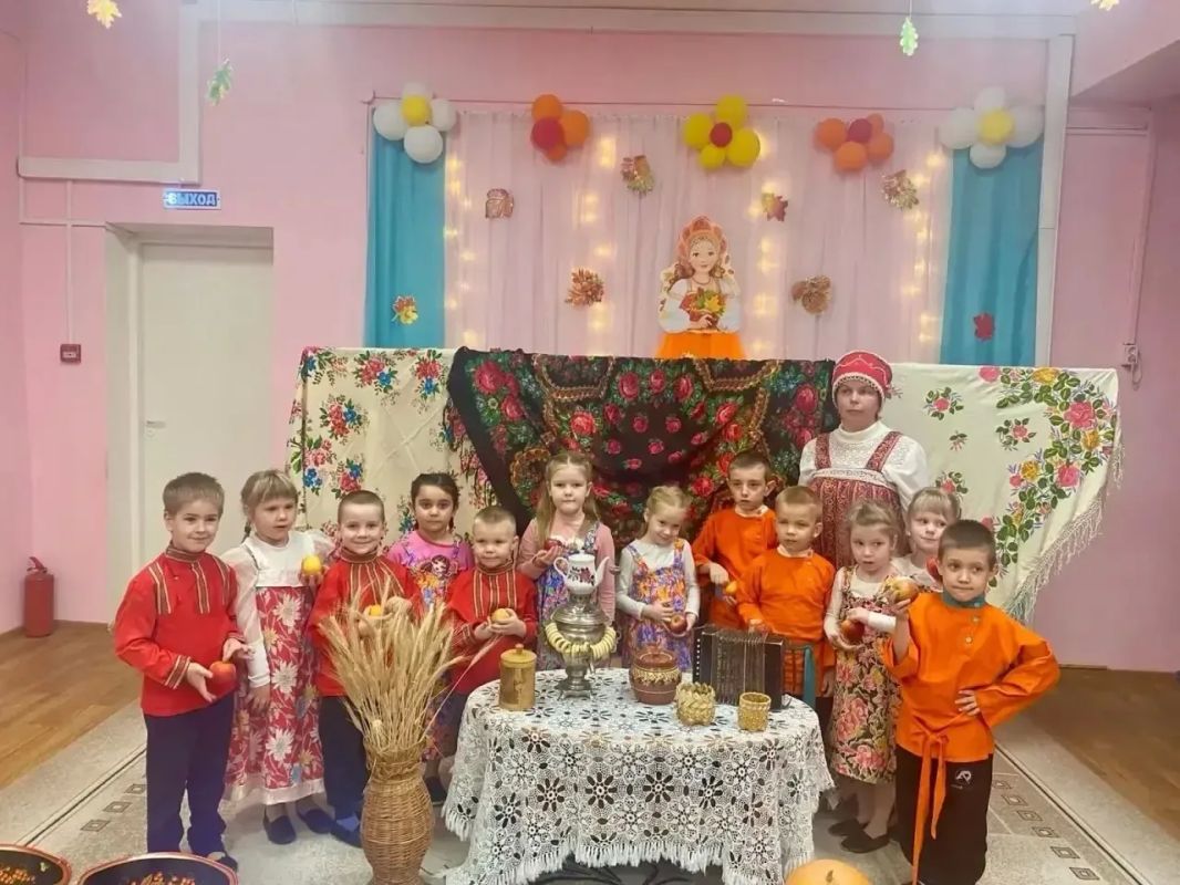 В сфере дошкольного образования Новгородской области работает 2700 специалистов В сфере дошкольного образования Новгородской области работает 2700 специалистов