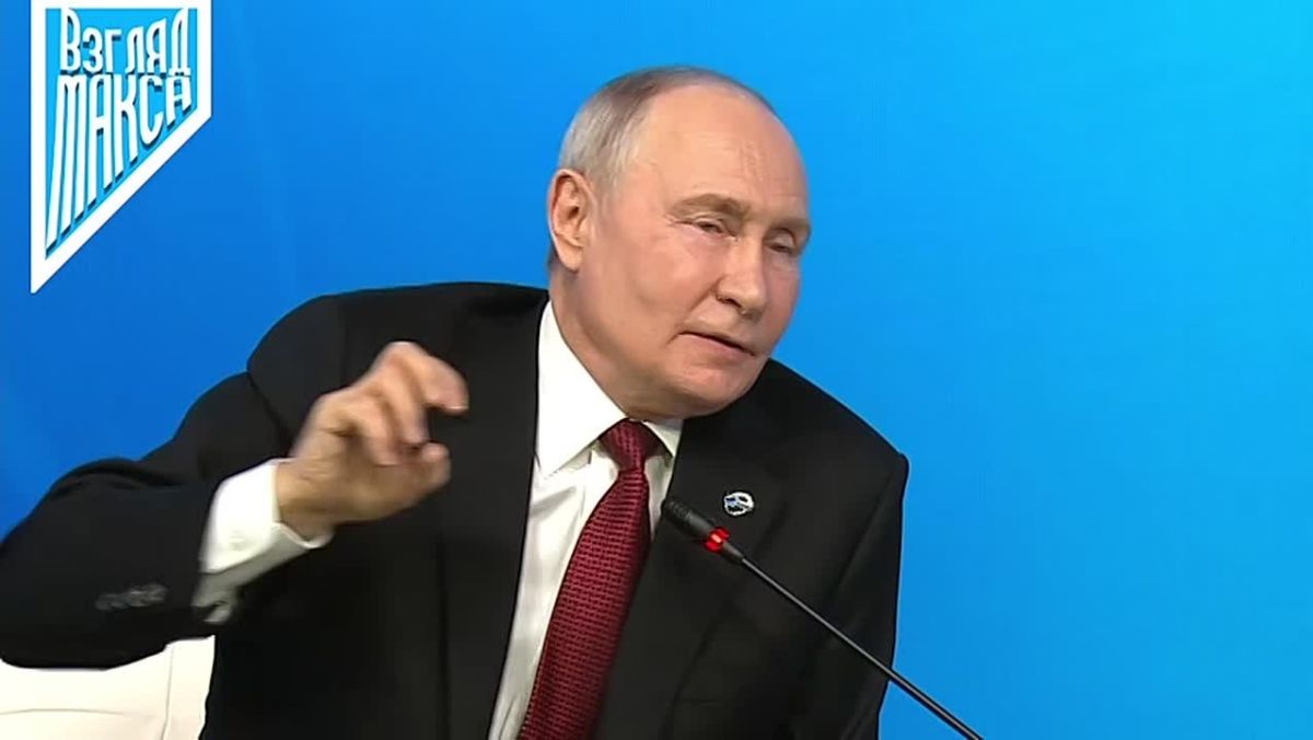 Президент России Владимир Путин выступает на пленарной сессии XXII Ежегодного заседания Международного дискуссионного клуба «Валдай»
