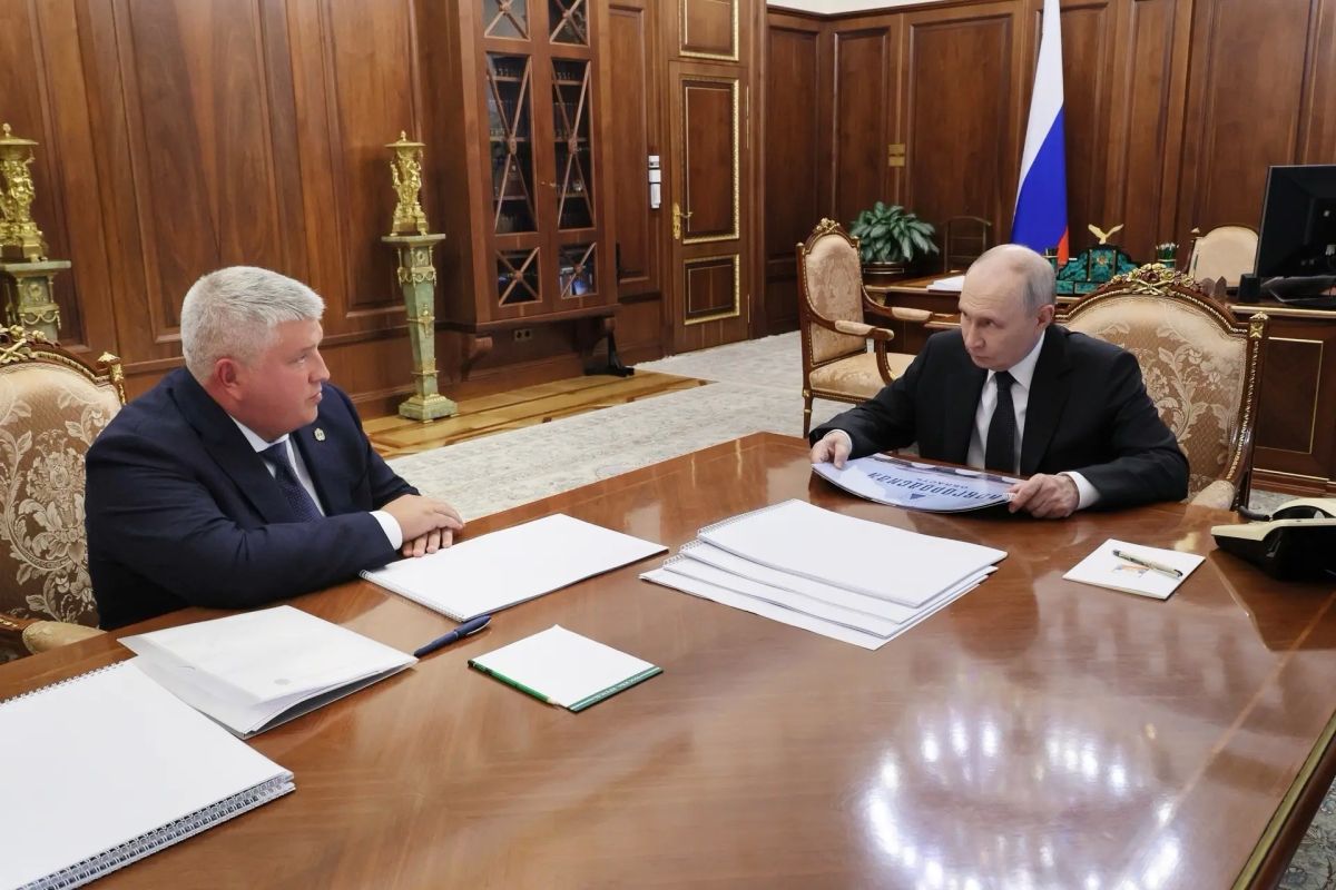 Александр Дронов поздравил президента Владимира Путина с днём рождения